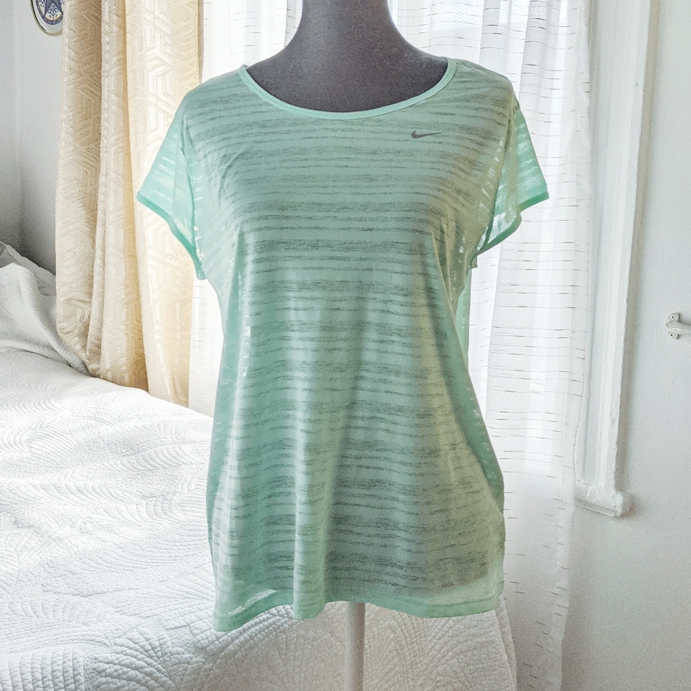 NWOT - Nike mint green sheer sport top